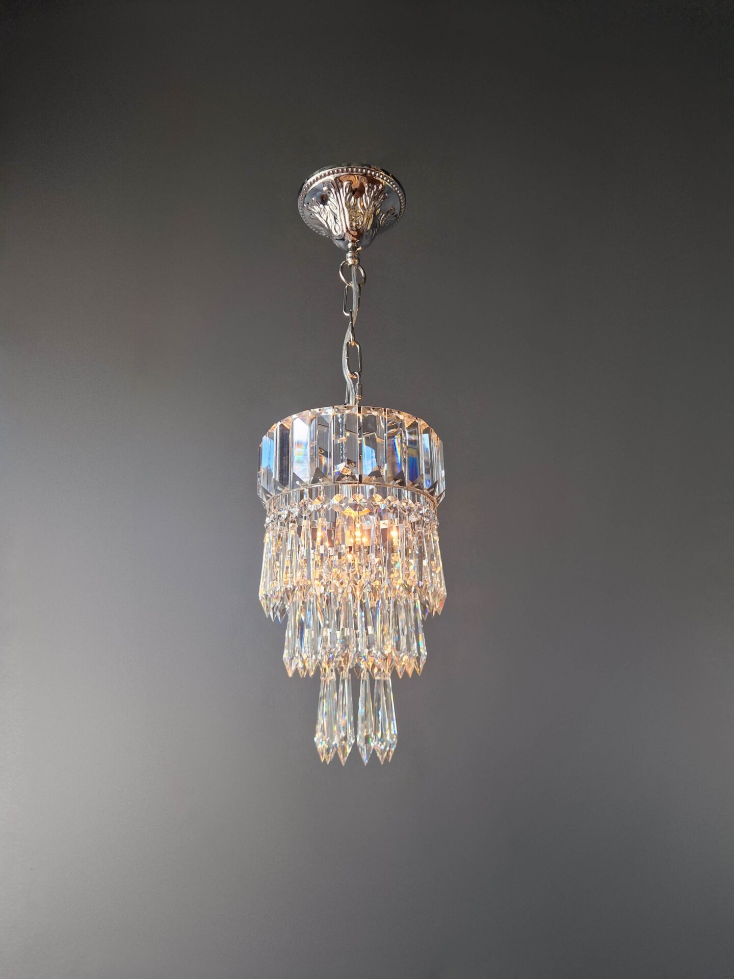 kleine deckenleuchte silber aus kristallglas und metall