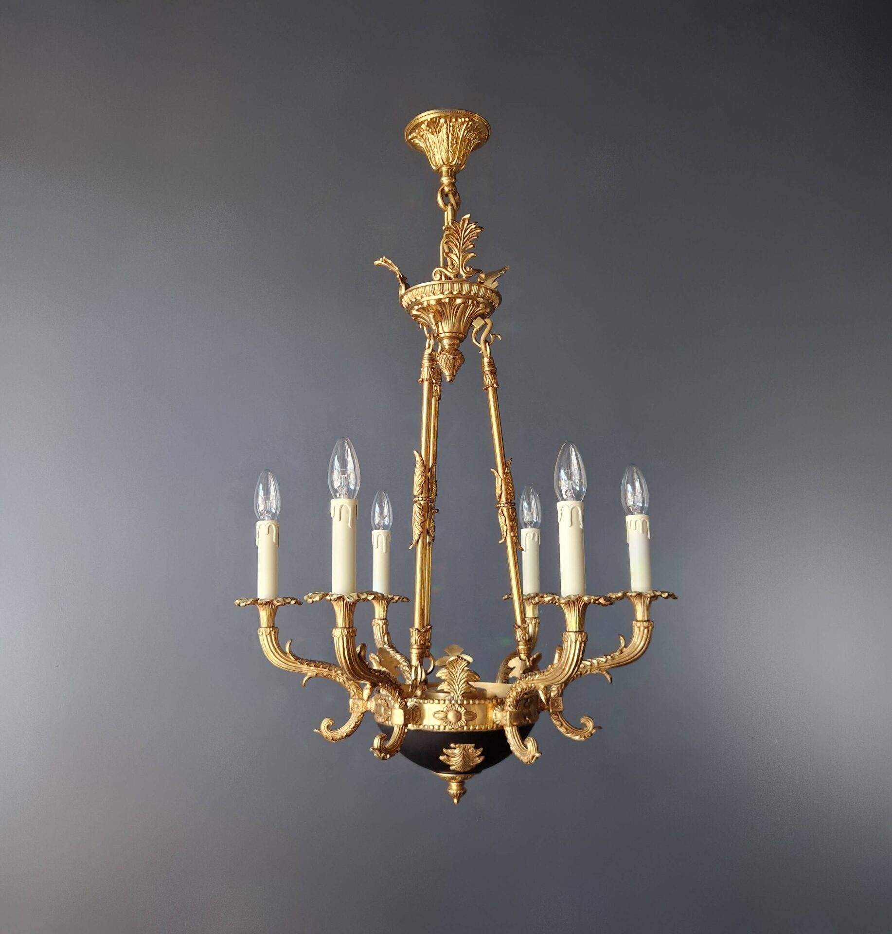 kleiner Empire Kronleuchter verpackt und bereit für Versand